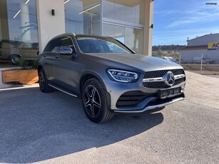 Mercedes-Benz GLC 300 '22 DE 4MATIC PLUG-IN AMG