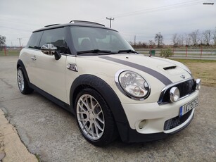 Mini Cooper S '09 CHILLI PACKET PANORAMA FULL