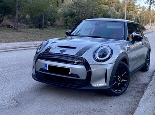 Mini Cooper SE '23 Premium Piano Black