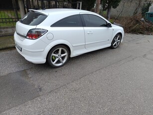 Opel Astra '09 Gtc