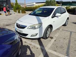 Opel Astra '11