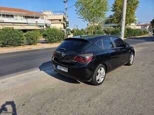 Opel Astra '11