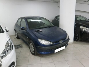 Peugeot 206 '02