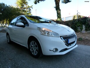 Peugeot 208 '12