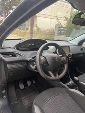 Peugeot 208 '15 1200 i