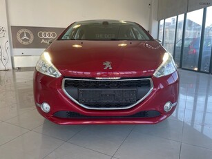 Peugeot 208 '16 1.2 PURETECH 82 ACTIVE PANORAMA