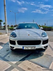 Porsche Cayenne '15 Hybrid