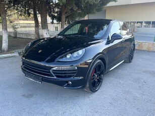 Porsche Cayenne '15 S V8