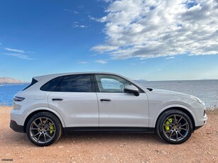 Porsche Cayenne '21 E-HYBRID