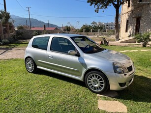 Renault Clio '04 RS 182