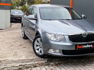 Skoda Superb '08 Ελληνικό, Οθόνη Carplay, Βιβλίο service