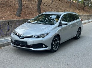 Toyota Auris Touring Sports '15