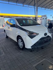 Toyota Aygo '20 X play 2020 42.000km.θερμαινόμενα καθίσματα parctronik