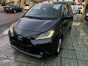 Toyota Aygo (X) '16 X play πλούσια έκδοση εγγύηση 1 χρόνο