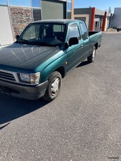 Toyota Hilux '00 2400 DIESEL