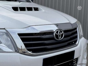 Toyota Hilux '13 4x2 MPLOKE DIAFORIKO