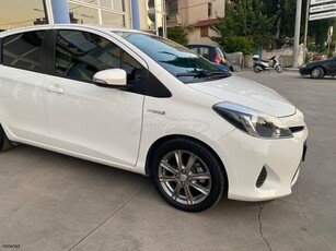 Toyota Yaris '12 HYBRID AUTOMATIC CAMERA