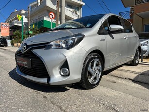 Toyota Yaris '16 HYBRID AUTOMATIC NAVI