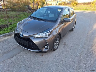 Toyota Yaris '17 HYBRID AUTOMATIC