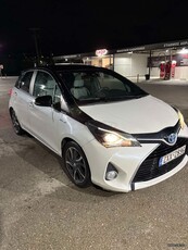 Toyota Yaris '17 HYBRID TSS Bi-tone white