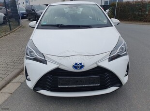 Toyota Yaris '18 HYBRID AUTOMATIC NAVI