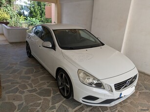 Volvo S60 '12 R Design