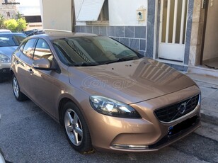 Volvo V40 '15 D2