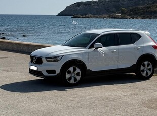 Volvo XC40 '18 T3 MOMENTUM