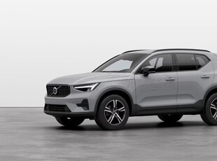 Volvo XC40 '24 MHEV B3 Plus Dark