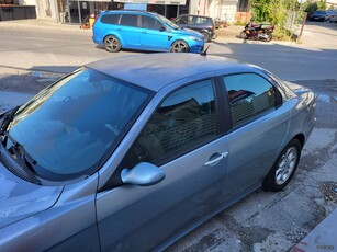 Alfa Romeo Alfa 156 '01 sedan