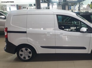 Ford Transit Courier '16 