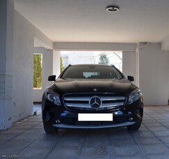 Mercedes-Benz GLA 180 '15