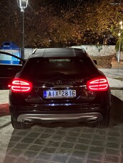 Mercedes-Benz GLA 180 '15