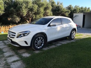 Mercedes-Benz GLA 180 '16