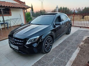 Mercedes-Benz GLA 180 '17 BLACK EDITION ΠΑΝΟΡΑΜΑ!