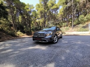 Mercedes-Benz GLA 180 '18 d auto