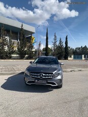 Mercedes-Benz GLA 180 '18 Diesel Progressive 7G-DCT