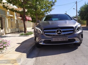 Mercedes-Benz GLA 200 '15 URBAN