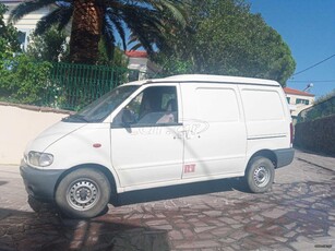 Nissan Cargo '00