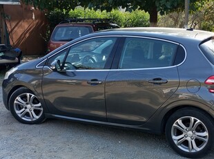 Peugeot 208 '13