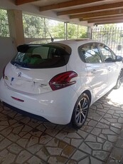 Peugeot 208 '16 Puretech