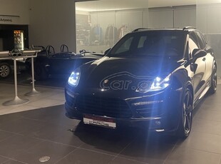 Porsche Cayenne '15 turbo s