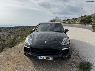 Porsche Cayenne '16 Hybrid S