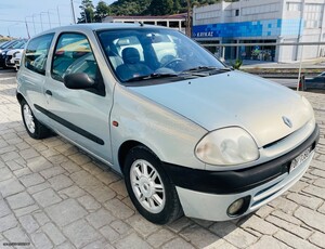 Renault Clio '00