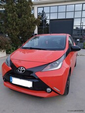 Toyota Aygo '15 Full Extra touch κάμερες navi δέρμα οθόνη ζάντες