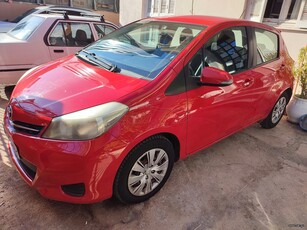 Toyota Yaris '12 1. 300 cc