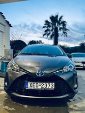 Toyota Yaris '19 HYBRID BI-TONE