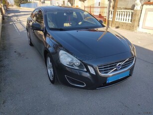 Volvo S60 '12 T4 180HP MOMENTUM