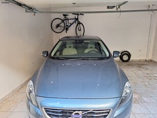 Volvo V40 '14