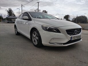 Volvo V40 '15